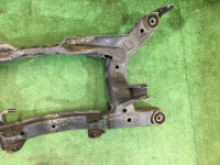 Travesaño trasero SUBARU LANCASTER OEM 20152AE000 BHE BH9 BH5 BE5 BE9 BEE 2000 EJ254 AT