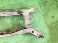 Travesaño trasero SUBARU LANCASTER OEM 20152AE000 BHE BH9 BH5 BE5 BE9 BEE 2000 EJ254 AT