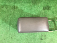 Бардачок подлокотник высокий SUBARU LANCASTER OEM 92111AE010AD BHE BH9 2000 8L5