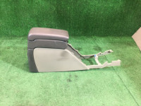 Бардачок подлокотник высокий SUBARU LANCASTER OEM 92111AE010AD BHE BH9 2000 8L5