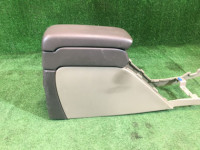 Бардачок подлокотник высокий SUBARU LANCASTER OEM 92111AE010AD BHE BH9 2000 8L5