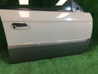 Puerta delantera derecha SUBARU LANCASTER OEM 60009AE040 BHE BH9 2000 8L5