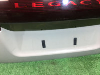 Portón trasero SUBARU LANCASTER OEM 60800AE040, 63011AE010, 84251AE060 BHE BH9 BH5 2000 8L5