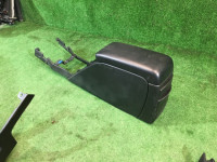 手套箱与扶手 SUBARU LEGACY OEM 92111AE010ML BHE BH9 BH5 BE5 BE9 BEE 2001 01G