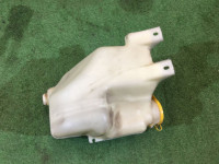玻璃水壶 SUBARU LEGACY OEM 86610AE010 BHE BH9 BH5 BE5 BE9 BEE 2001 EJ254 AT