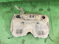 油箱 SUBARU LEGACY OEM 42120FA160 BG9 BG5 BD5 BD9 1997 EJ25 AT