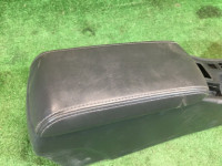 Porta-luvas e apoio de braço кожа SUBARU LEGACY OEM 92060AC000MU BG9 BG5 BD5 BD9 1996 cosmic blue mica 416