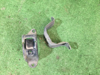 Крепление заднего стабилизатора 20520AA001, 20520AA011 SUBARU LEGACY