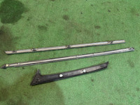 右サイドウインドウモール SUBARU LEGACY OEM 91012AC000 91011AC080 91011AC100 BG9 1996 cosmic blue mica 416