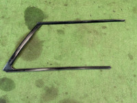 Молдинг бокового стекла правый 91012AC000 91011AC080 91011AC100 SUBARU LEGACY