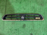 Решетка радиатора SUBARU LEGACY B4 OEM 91121AE160 BE5 1999 silver 792