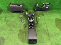 Бардачок подлокотник комплект 92114AG120JC 66120AG101JC 35170AG000 SUBARU OUTBACK