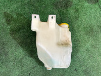 玻璃水壶 SUBARU LEGACY OEM 86610FC000 BG5 1998 EJ20DD AT