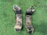 Rear stabilizer bar bracket SUBARU LEGACY OEM 20520AA001 20520AA011 BG5 1998 Silver 406