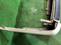 Parachoques trasero SUBARU LANCASTER OEM 57703AE080YF BH9 2001 White 07C