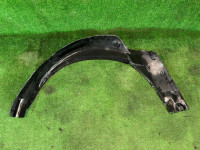 Pasarruedas trasero derecho SUBARU LANCASTER OEM 59112AE000 BH9 2001 White 07C