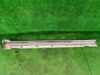 Right sill цвет 07C SUBARU LANCASTER OEM 91111AE080YF BH9 2001 White 07C