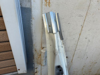 Right rocker panel цвет 07C SUBARU LANCASTER OEM 52154AE161 BH9 2001 White 07C