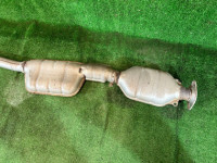 Secção central do escape SUBARU LANCASTER OEM 44200AE050 BH9 2001 EJ254 AT