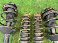减震器 SUBARU LANCASTER OEM 20310AE340 20310AE350 20330AE100 20365AE130 BH9 2001 EJ254 AT