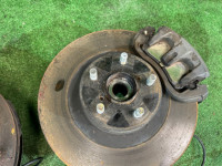Ступицы передние SUBARU LANCASTER OEM 28313AE020 28313AE030 28052AA000 26310AC041 BH9 2001 EJ254 AT