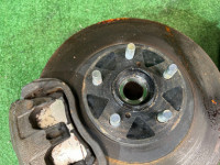 Ступицы передние SUBARU LANCASTER OEM 28313AE020 28313AE030 28052AA000 26310AC041 BH9 2001 EJ254 AT