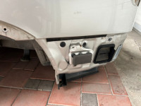 左リアフェンダー Цвет 9G9 SUBARU LANCASTER OEM 51410AE170 BH9 2000 Silver 9G9