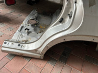 左リアフェンダー Цвет 9G9 SUBARU LANCASTER OEM 51410AE170 BH9 2000 Silver 9G9