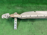 リアバンパーレインフォースメント B 11 цвет 406 SUBARU LEGACY OEM 57722AC050 BG5 1998 Silver 406