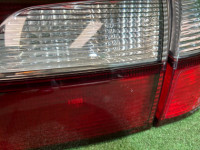 Trim panel between tail lights Стоп сигналы комплект SUBARU LANCASTER OEM 84201AE320 84201AE330 84251AE060 BH9 2001