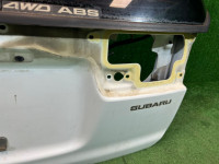 バックドア Цвет 51Е SUBARU LEGACY OEM 61700AC000 BG5 1997 white 51E