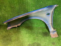 Guarda-lamas dianteiro direito цвет 02C SUBARU LEGACY OEM 57120AE001 BH5 2003 BLUE 02C