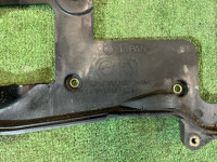 Tampa traseira direita da distribuição SUBARU LEGACY OEM 13573AA102 BH5 1999 EJ208