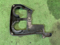 Tampa traseira direita da distribuição SUBARU LEGACY OEM 13573AA102 BH5 1999 EJ208