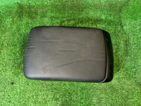 グローブボックス・アームレスト высокий SUBARU LEGACY OEM 92111AG000JC BL5 2003 black 32J