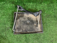 Soporte de batería SUBARU OUTBACK OEM 82122AG001 82182AG000 BP9 2007