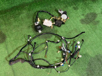 กลอนล็อกฝาท้าย с доводчиком SUBARU OUTBACK OEM 63224AG000 63031AG000 81812AG061 88261AG000 BPE 2004 GOLD 39J