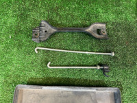 バッテリーステー SUBARU LEGACY OEM 82122AG001 82182AG000 BP5 2007