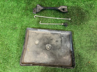 バッテリーステー SUBARU LEGACY OEM 82122AG001 82182AG000 BP5 2007