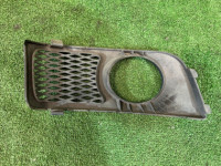 Fog light surround cover Правая SUBARU LEGACY OEM 57731AE060 BH5 2000 WHITE 51E, 96H