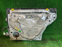 ประตูหลังขวา Цвет 792 SUBARU LEGACY OEM 60400AE400 BH9 2000 SILVER 792