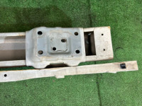 フロントバンパーレインフォースメント SUBARU LEGACY OEM 57711AE000 BE5 2000