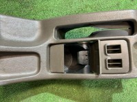 Porta-copos не закрывается SUBARU LANCASTER OEM 66150AE020DG, 92132AE000DG BHE BH9 1998 BEIGE 8L5