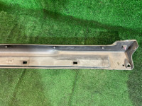 Embaladeira esquerda цвет 8L5 SUBARU LANCASTER OEM 91111AE090MF BHE BH9 1998 BEIGE 8L5