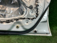 Puerta delantera derecha цвет 01G SUBARU LEGACY OEM 60009AE000 BH5 2002 SILVER 01G