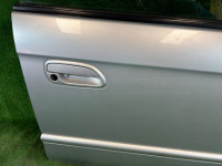 Puerta delantera derecha цвет 01G SUBARU LEGACY OEM 60009AE000 BH5 2002 SILVER 01G