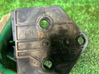 Soporte izquierdo del parachoques trasero SUBARU LANCASTER OEM 57707AE070 BHE 2001