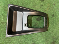 Пластик вокруг селектора 92061FC000 SUBARU FORESTER
