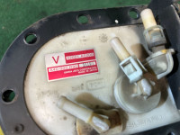 燃料ポンプ SUBARU LANCASTER OEM 42021AE000 BH9 2001 EJ254 AT