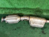 中間マフラー SUBARU LANCASTER OEM 44200AE050 BH9 2001 EJ254 AT